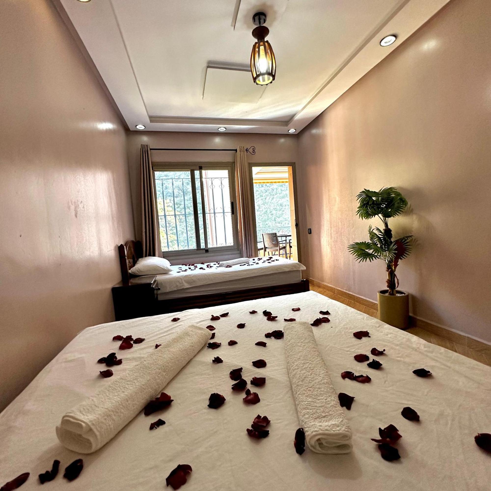 Hotel Nabil Akchour Exterior photo
